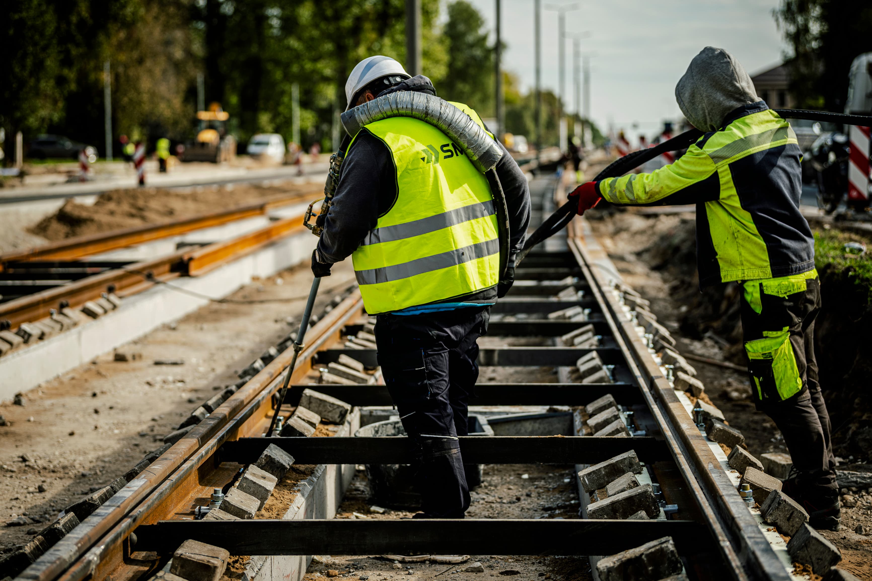 TRAMVAJA SLIEŽU CEĻU IZBŪVE